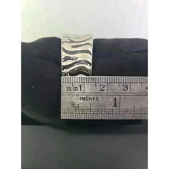 Womens Studio Zebra Print Black Silver Tone Watch Design Cuff Band NEW BATTERY - Picture 5 of 8